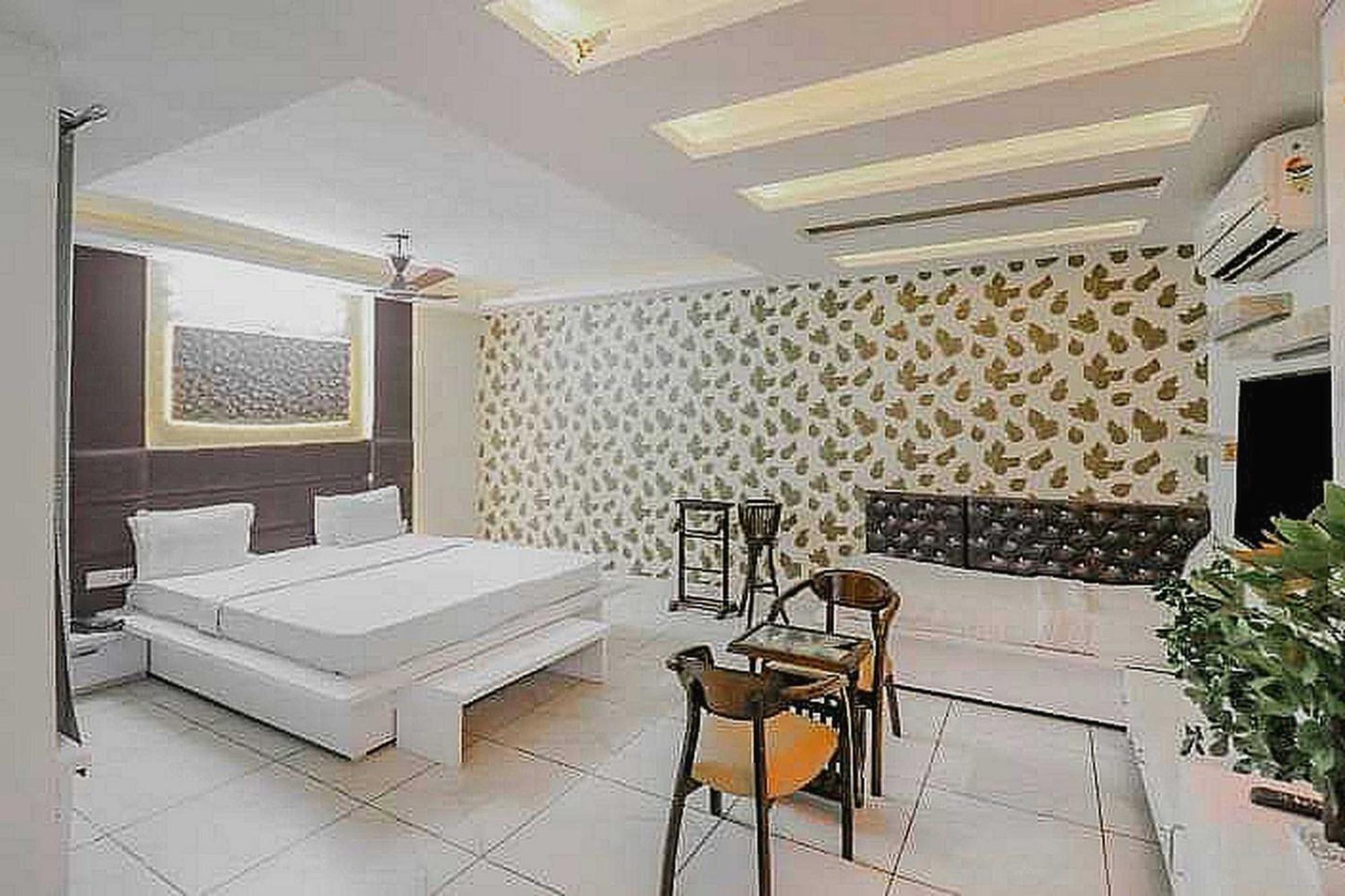 Super Hotel O Vivaan Residency Rohtak Εξωτερικό φωτογραφία
