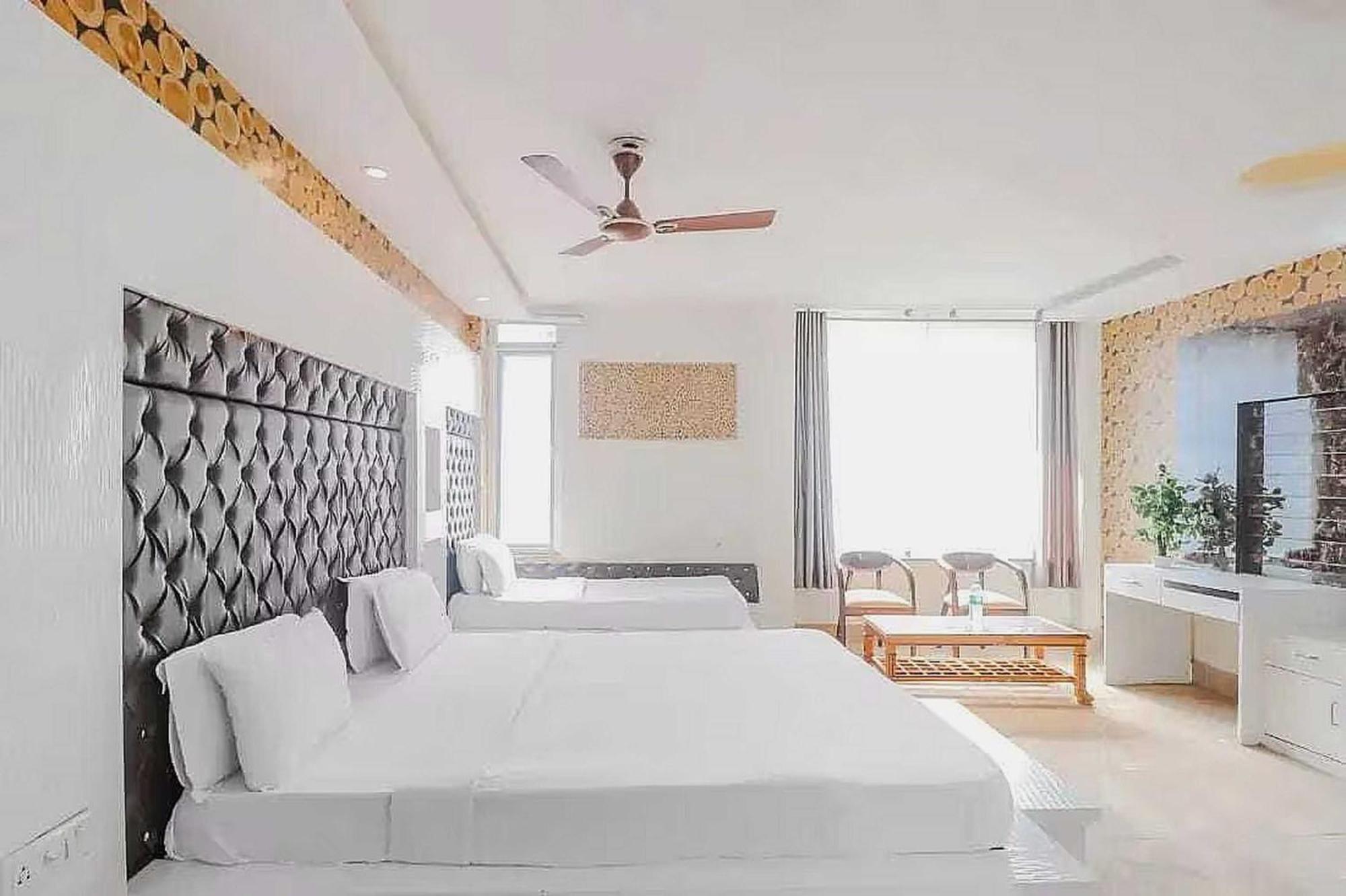 Super Hotel O Vivaan Residency Rohtak Εξωτερικό φωτογραφία