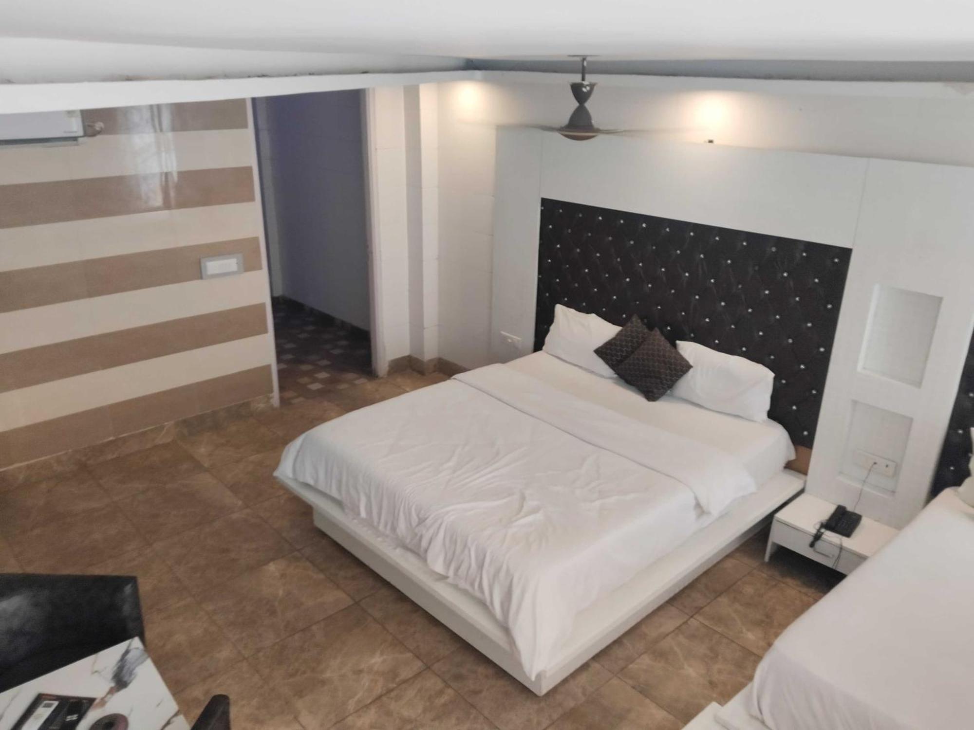 Super Hotel O Vivaan Residency Rohtak Εξωτερικό φωτογραφία