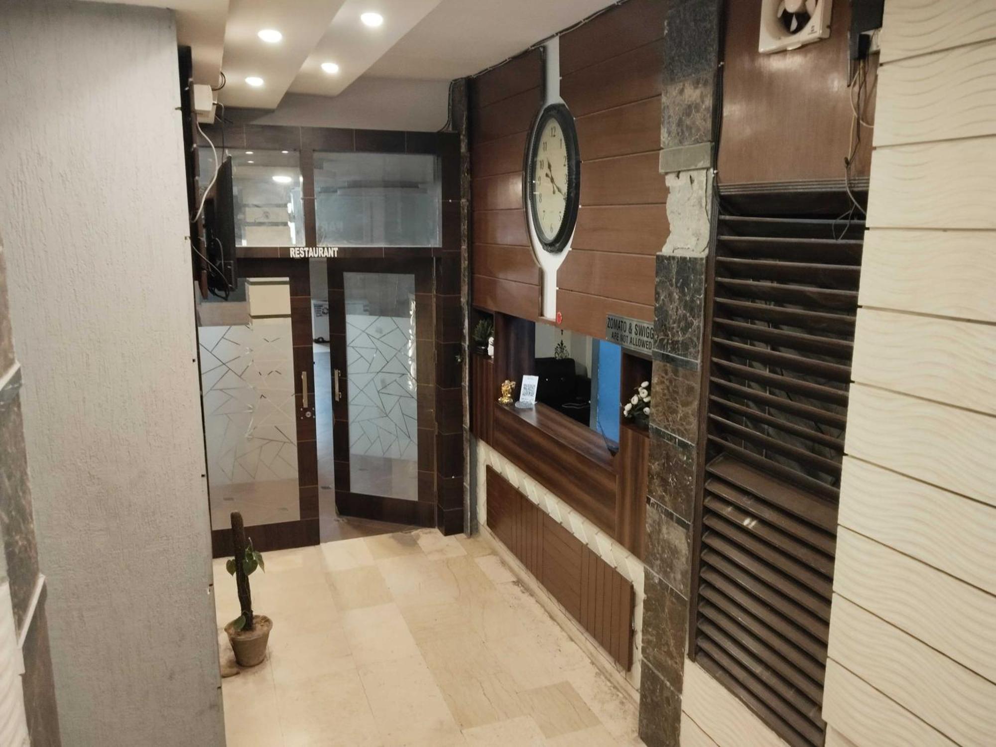 Super Hotel O Vivaan Residency Rohtak Εξωτερικό φωτογραφία